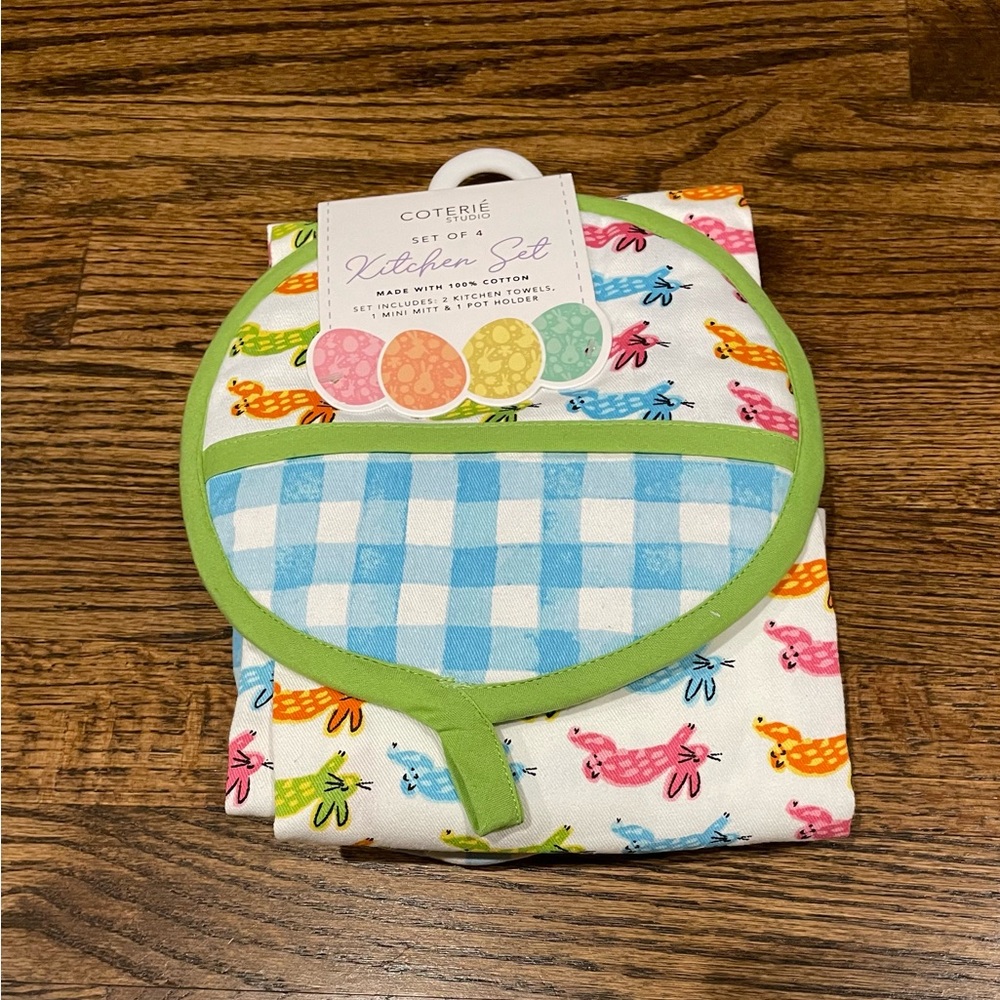 NWT Set of 4 Kitchen Set by Coterie Studio